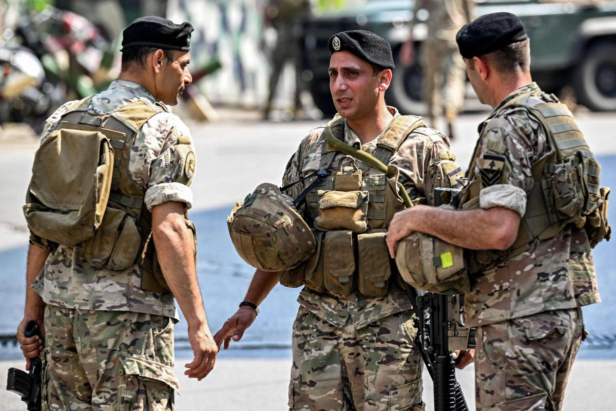 توقيف أشخاص ضبط أسلحة... هذا ما اعلنه الجيش