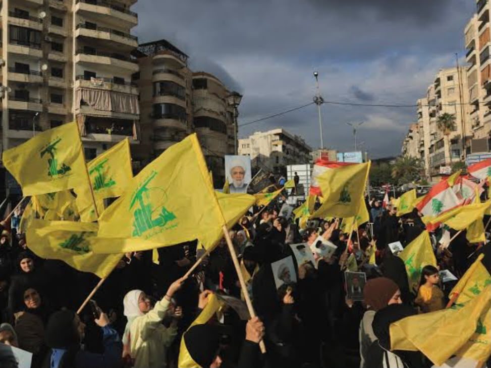«معاريف»: ضوء أخضر إيراني لـ«حزب الله» للاستعداد لمواجهة إسرائيل