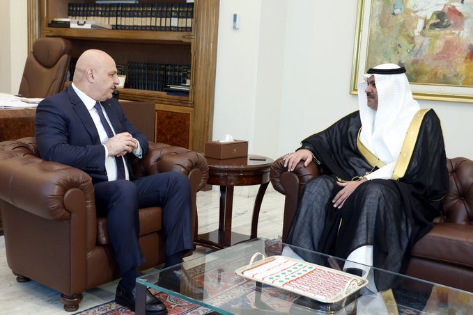 عون للدوسري: نتطلع عودة الطيران السعودي إلى لبنان