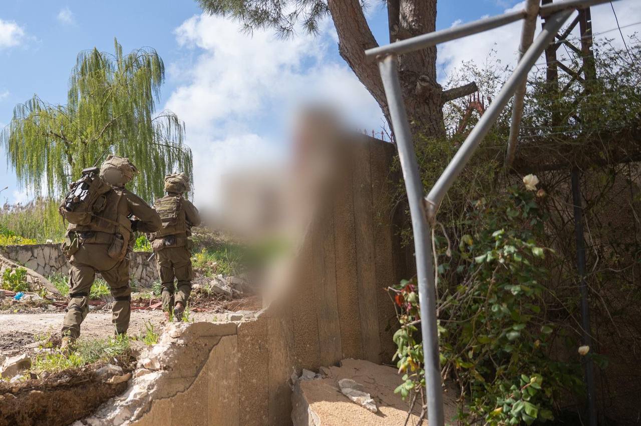 "بدأنا بمهاجمتها"... الجيش الإسرائيلي يعلن تطويق بلدة بنت جبيل