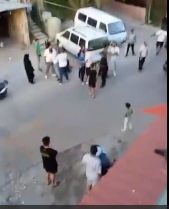 حادث مرعب... سيارة تدهس عدد من الإشخاص في الناعمة