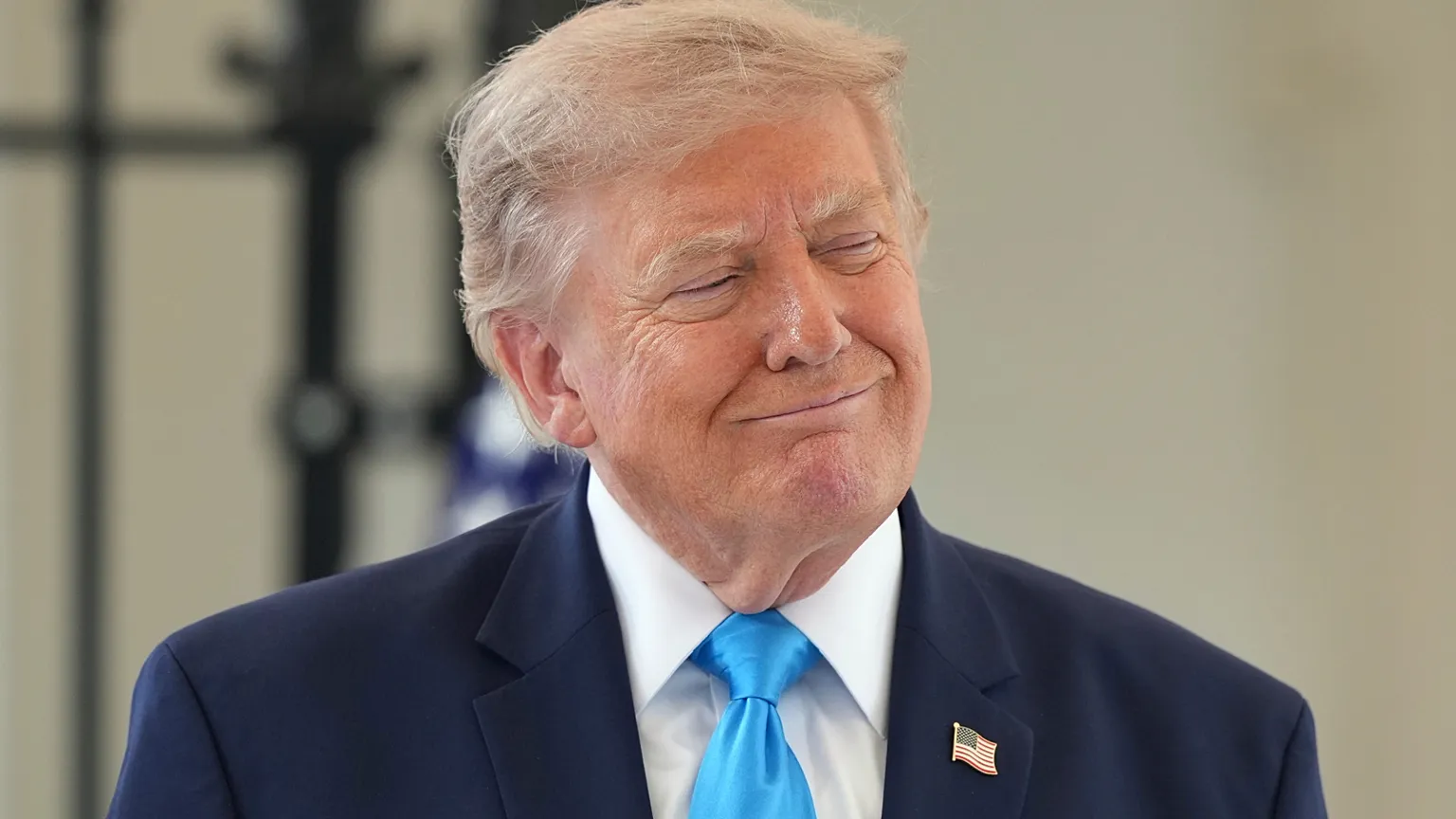Before Sunday... Trump: Strike Iran hard to force it to surrender