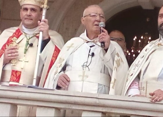 Food aid was dropped off by helicopters for the people of Rmeish