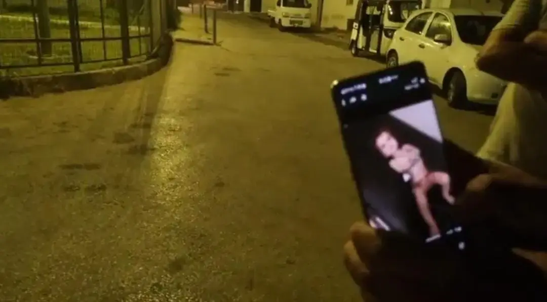 مشهد صادم في طرابلس… العثور على طفل بحالة حرجة داخل منزل