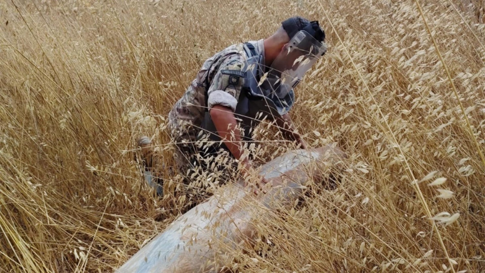 بالصور- الجيش يفكك 4 قنابل طيران غير منفجرة في بلدات جنوبية