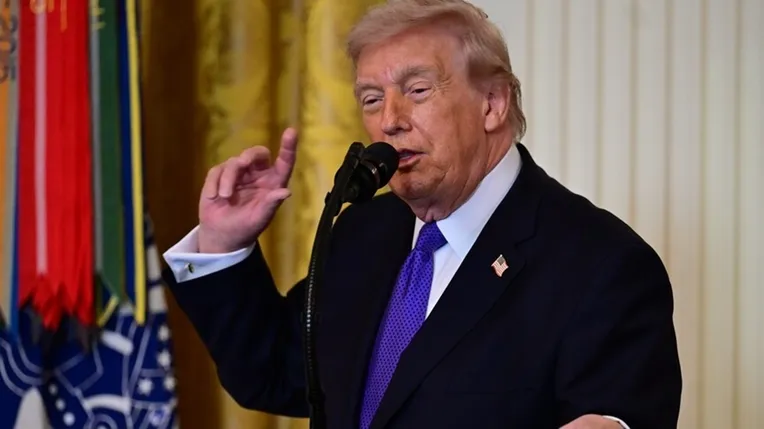 ترامب ينشر رسالة غامضة: العاصفة قادمة