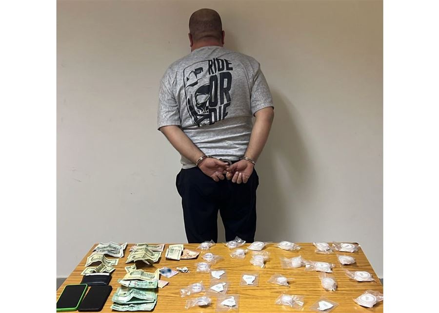 توقيف مروّج مخدرات... وضبط هاتفين ومبلغ مالي