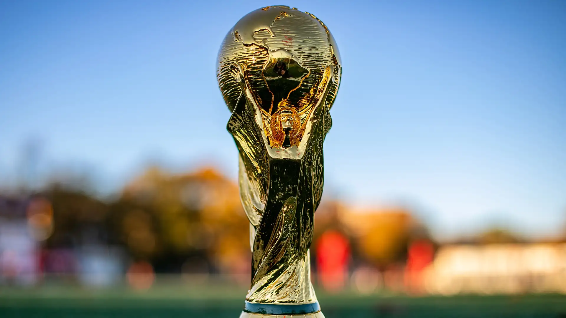 اعتبارا من اليوم... كأس العالم ممنوع في لبنان
