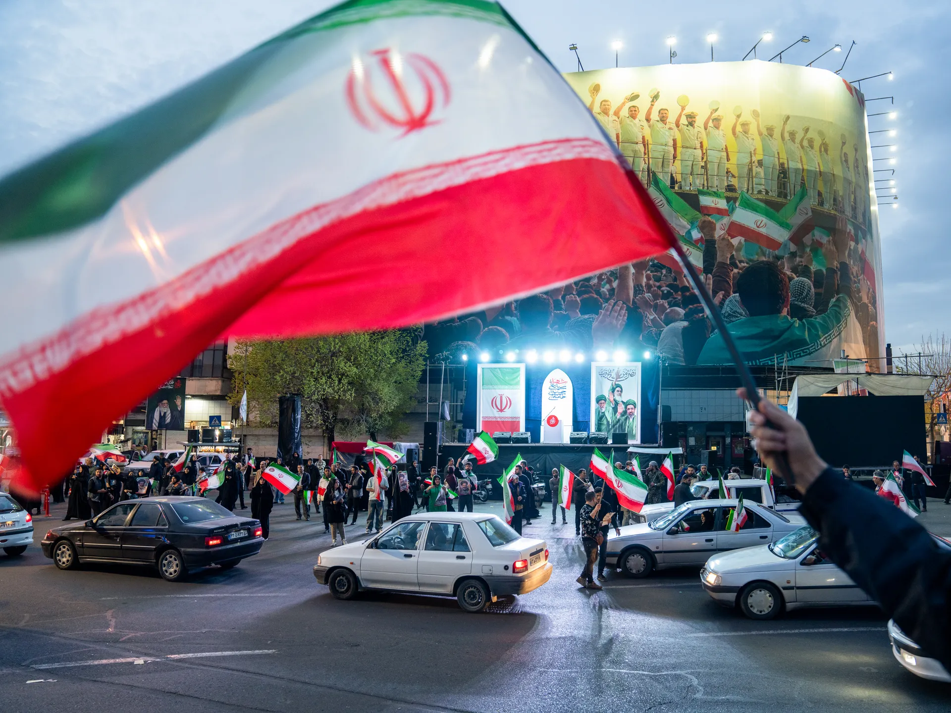 إيران تصعّد: سنستهدف باب المندب إذا تعرضت جزرنا لهجوم