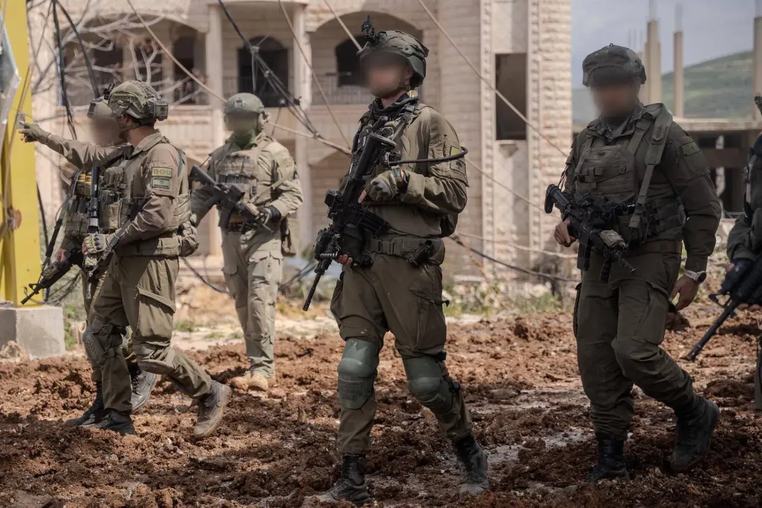 The Israeli Army: Forces of the 98th Division joined the concentrated ground operation in southern Lebanon