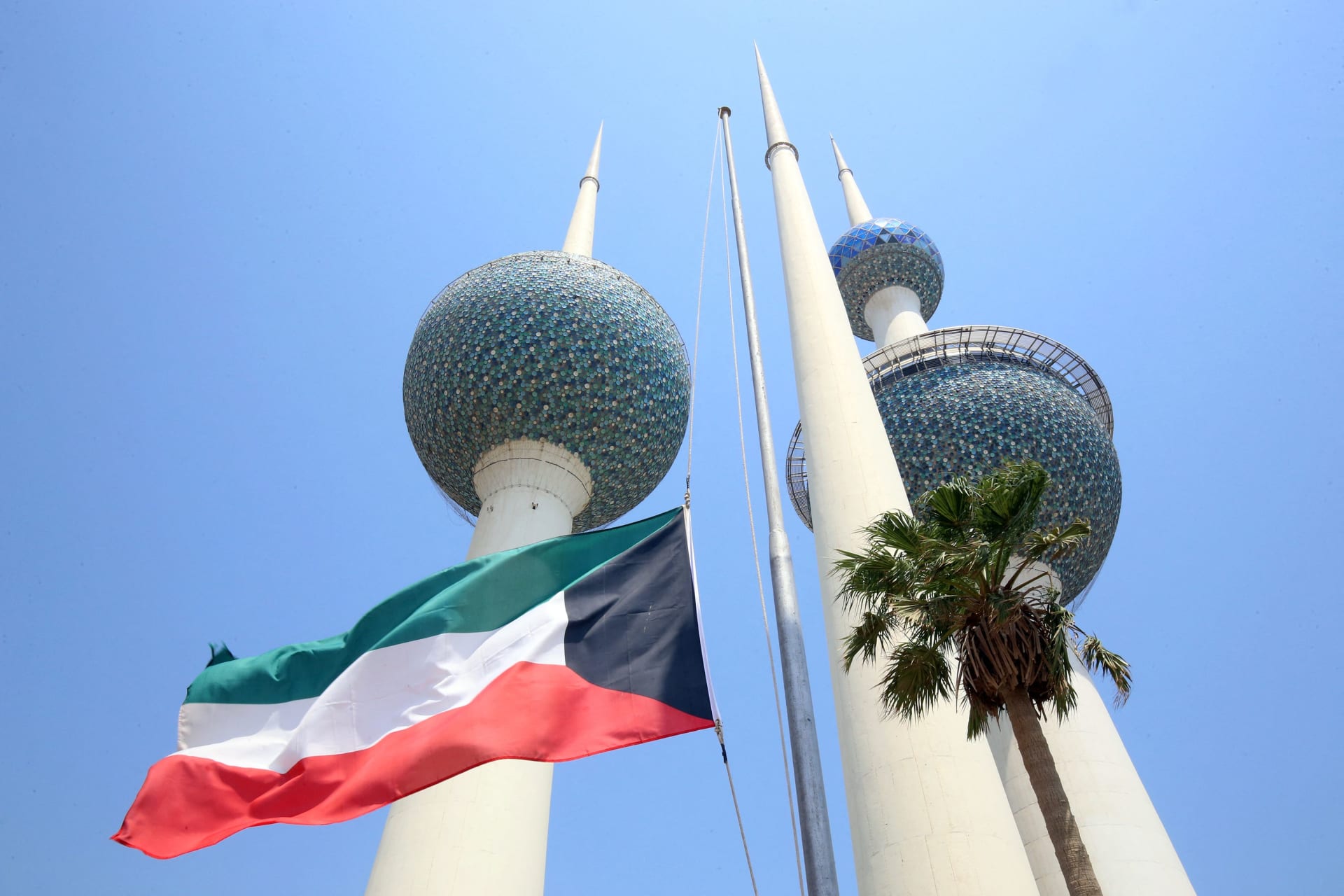 الكويت تعلن التصدي  لأهداف جوية معادية