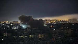 غارات إسرائيلية .... ومقرات ومحطة بث تحت القصف