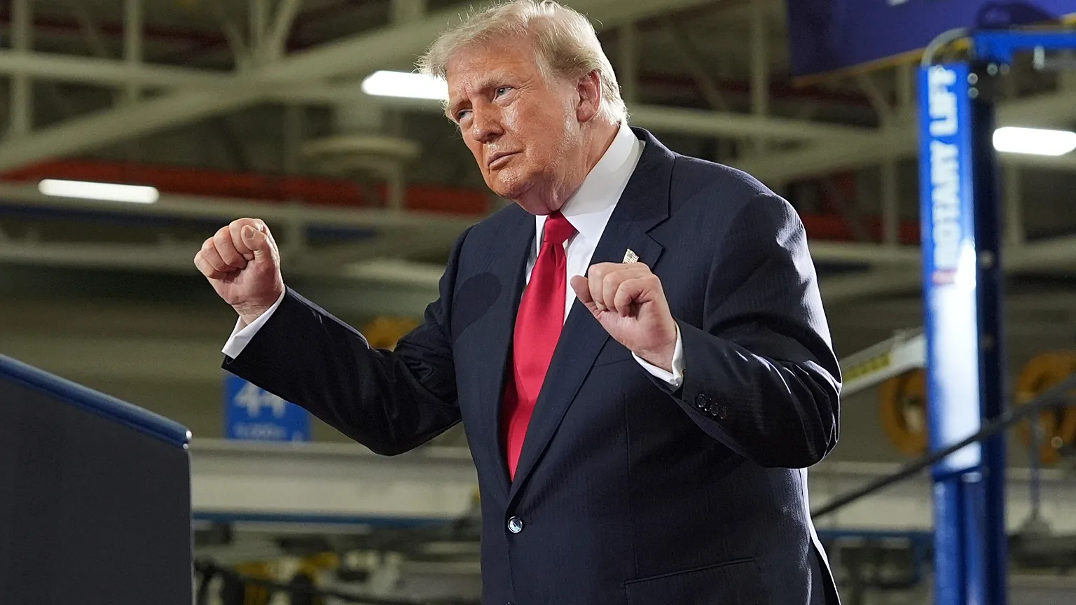 "Last Chance"... Trump: I hope that Iran will come to its senses