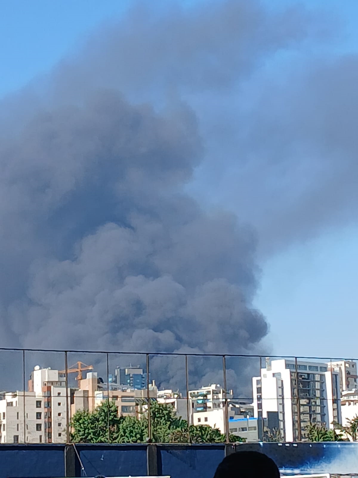 سحب دخان ونيران... ماذا يحصل في الدكوانة؟