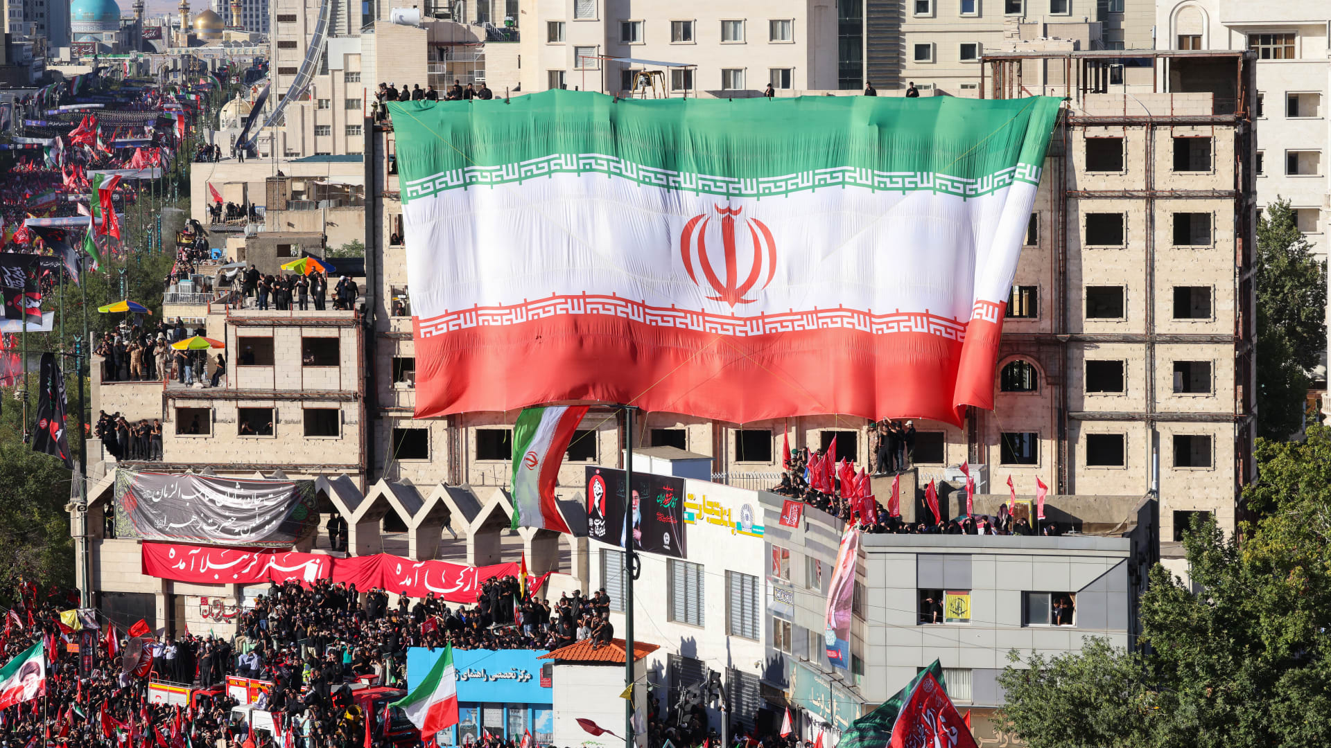 الخارجية الإيرانية تندد بالهجوم على مطار صنعاء