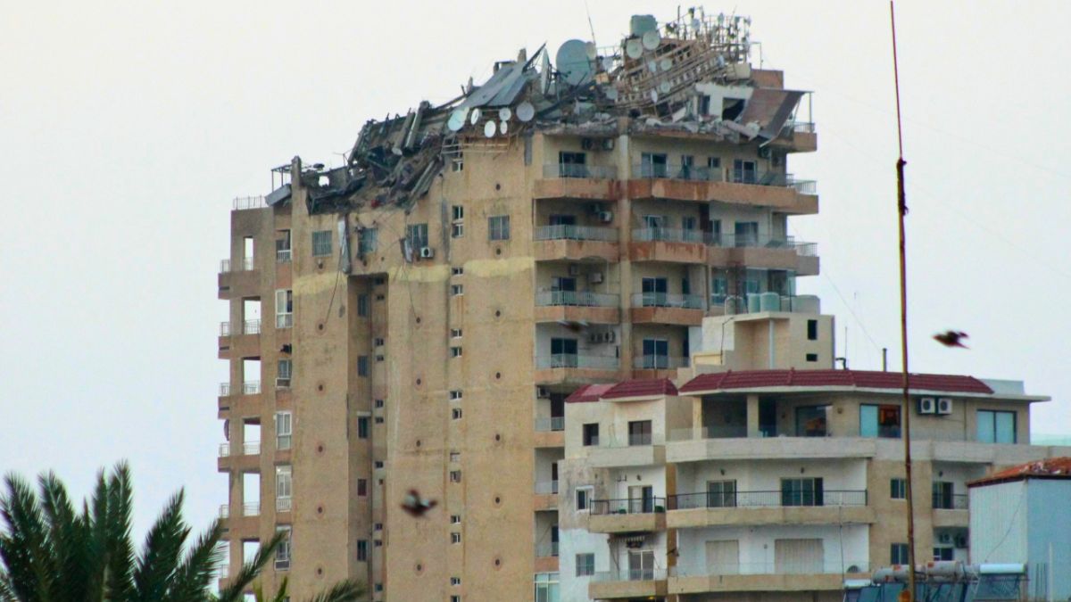 الجيش الاسرائيلي ينذر بقصف مبنى في مدينة صور