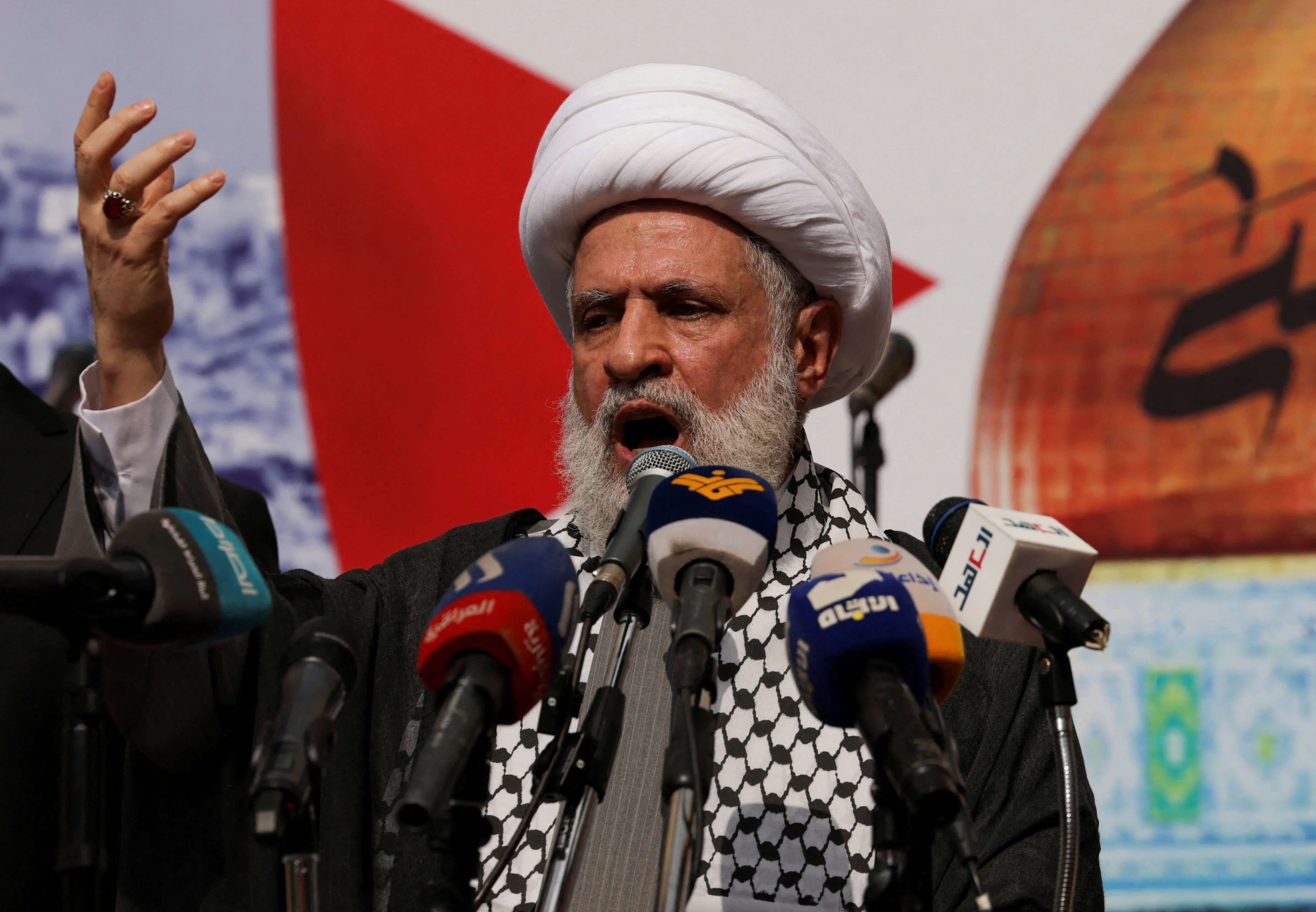 "لن ننجر للفتنة"... قاسم: تراجعوا عن اتفاق القرار