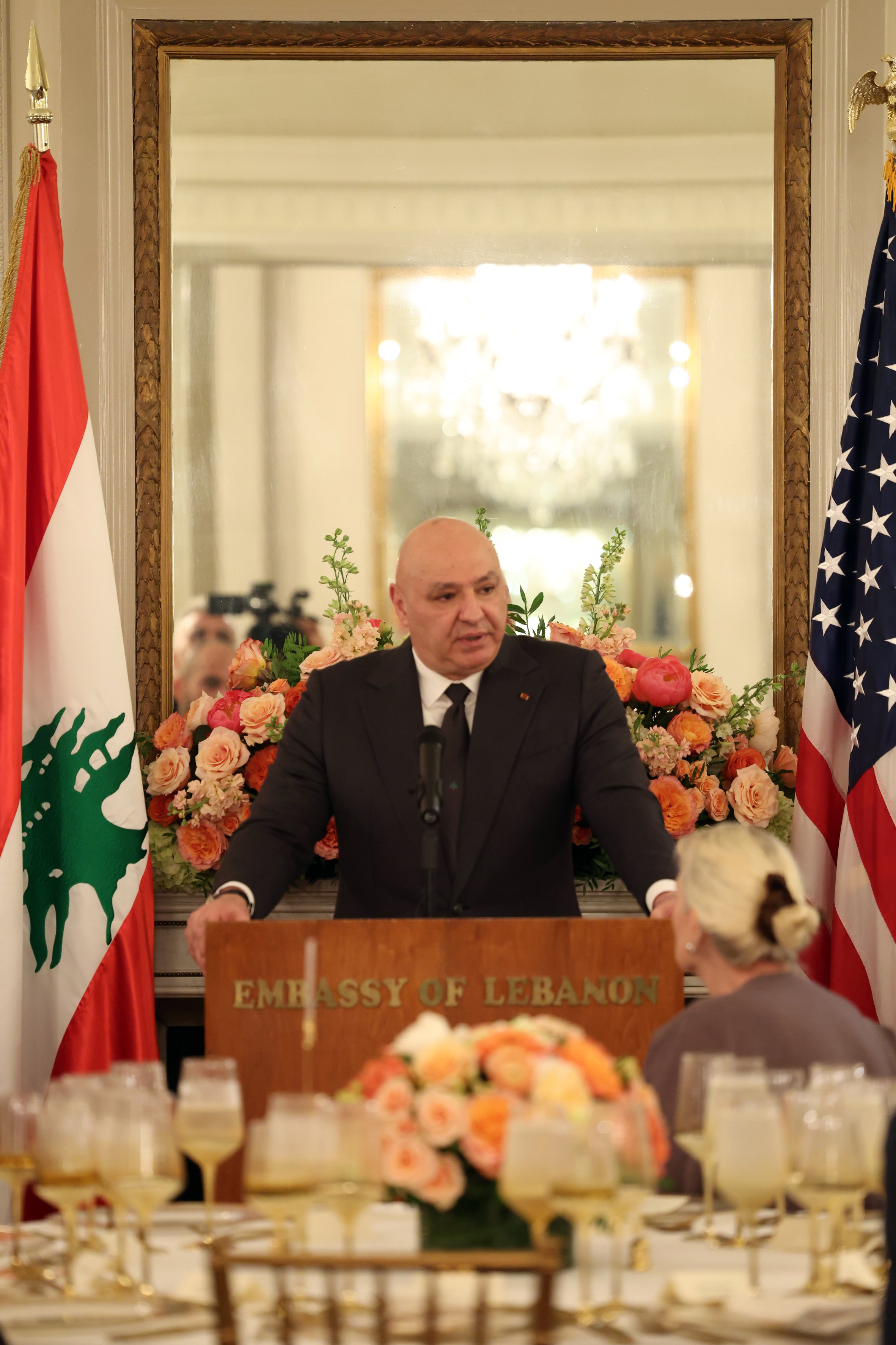 عون: لا أمن للبنان إلا بدولة واحدة وجيش واحد… ونزع سلاح حزب الله ممكن بشروط